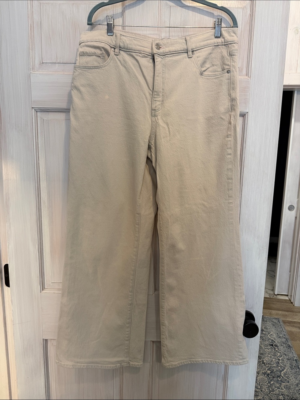 LOFT Wide-Leg Jeans in Faint Pink